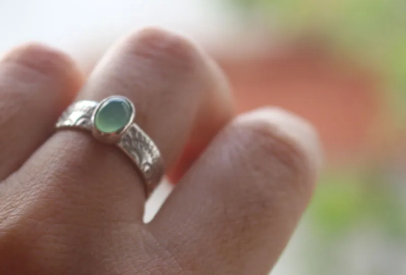 Filicophyta, bague fougère en argent et chrysoprase