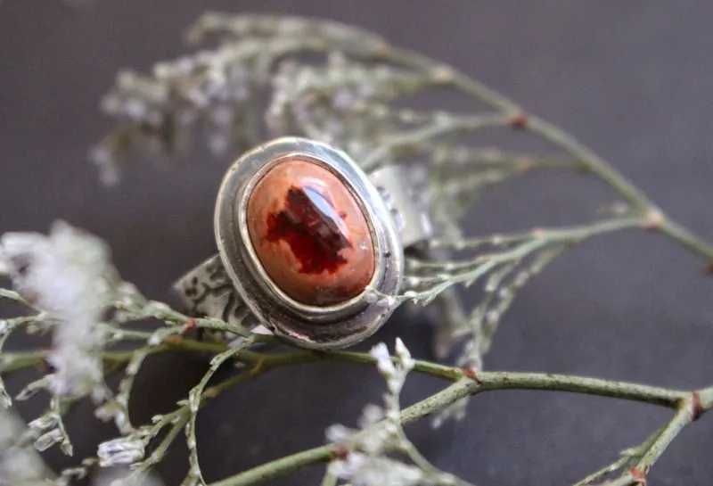 Fleur de cerisier rouge, bague cerise japonaise en argent et opale de feu