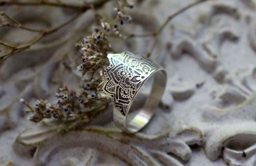 Fleur de l’âme, bague mandala floral en argent