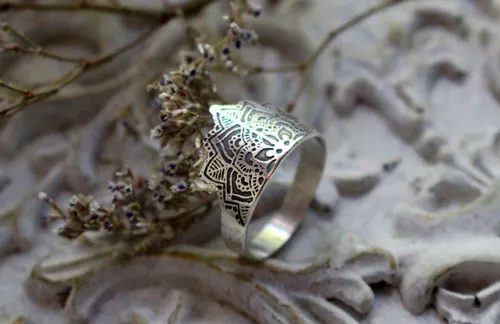Fleur de l’âme, bague mandala floral en argent