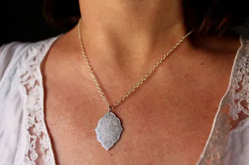 Flore, collier fleur médiévale en argent