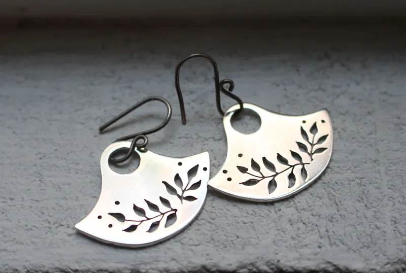 Floria, boucles d’oreilles botaniques tribales en argent