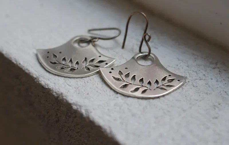Floria, boucles d’oreilles botaniques tribales en argent