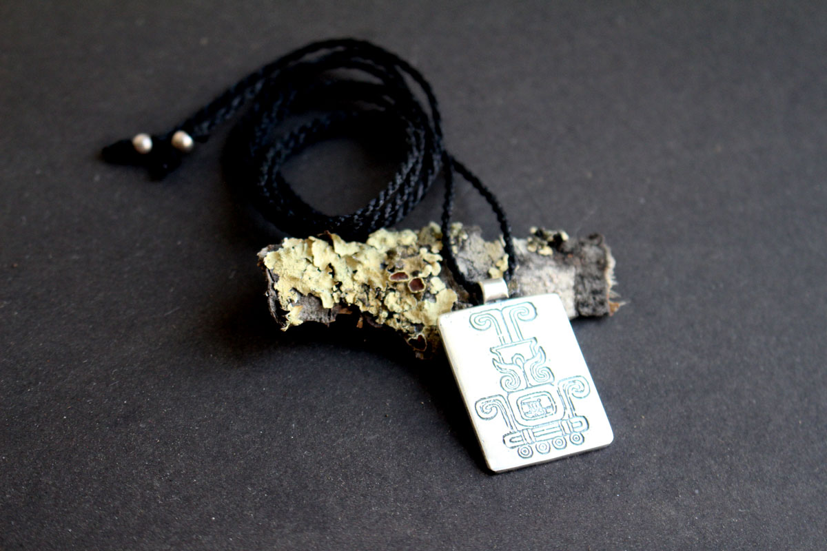 Feu sacré, pendentif glyphe aztèque mexicain en argent