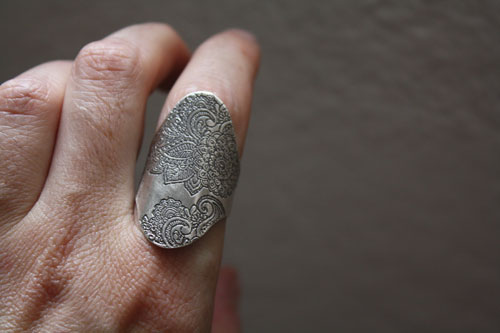 Fleur de la sagesse, bague motif cachemire en argent