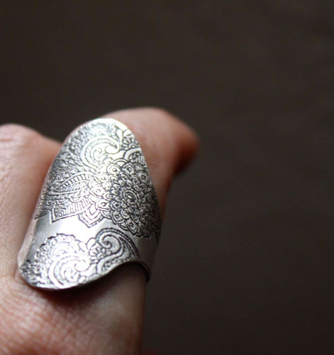 Fleur de la sagesse, bague motif cachemire en argent