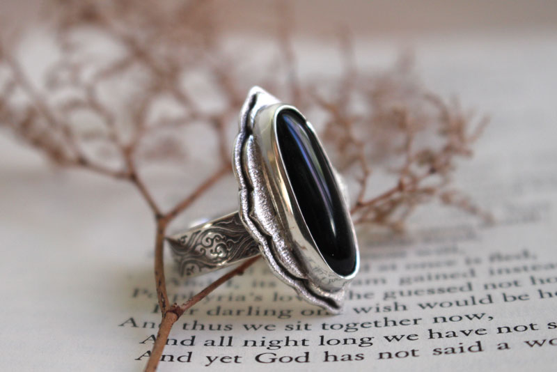 Fleur du vent, bague nuage en argent et onyx