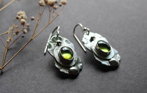 Forêt sous les étoiles, boucles d’oreilles rayons de lune en argent et péridot