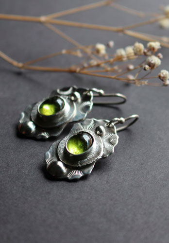 Forêt sous les étoiles, boucles d’oreilles rayons de lune en argent et péridot