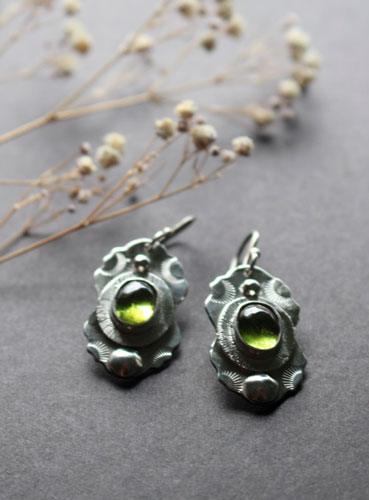 Forêt sous les étoiles, boucles d’oreilles rayons de lune en argent et péridot