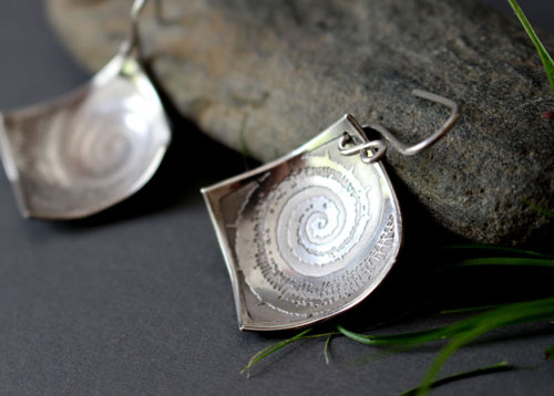 Fossile, boucles d&rsquo;oreilles ammonite en argent