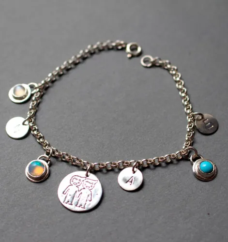 Généalogie, bracelet pierres de naissance d’une famille en argent, opale, turquoise et pierre de lune