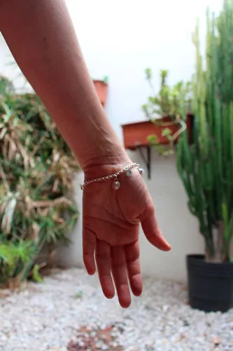 Généalogie, bracelet pierres de naissance d’une famille en argent, opale, turquoise et pierre de lune