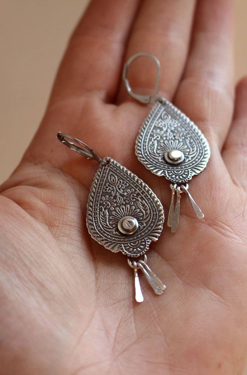 Gouttes de l’orient, boucles d’oreilles flamme de paisley en argent