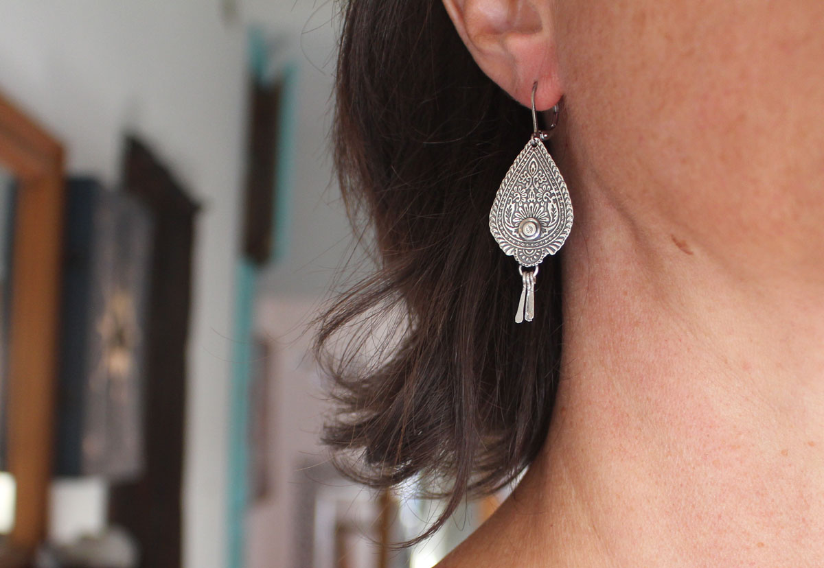 Gouttes de l’orient, boucles d’oreilles flamme de paisley en argent