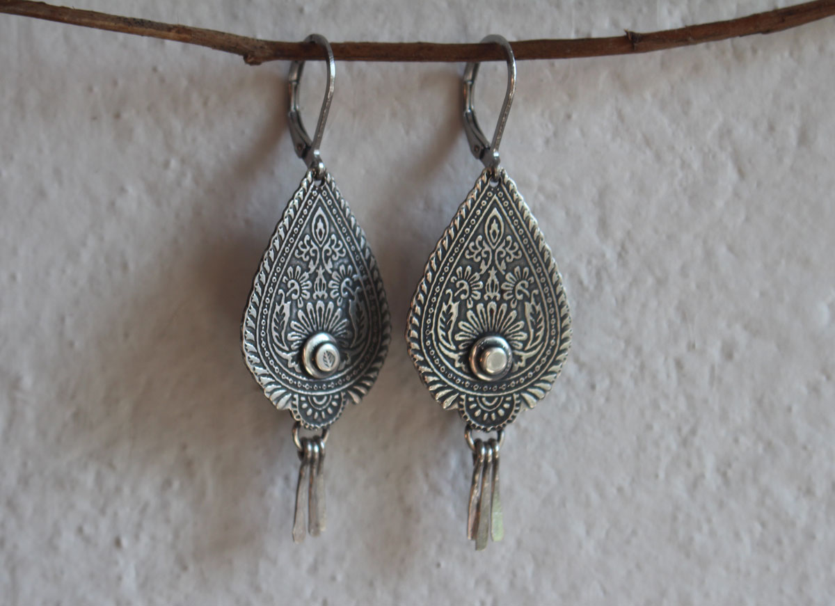 Gouttes de l’orient, boucles d’oreilles flamme de paisley en argent