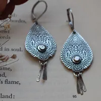 Gouttes de l’orient, boucles d’oreilles flamme de paisley en argent