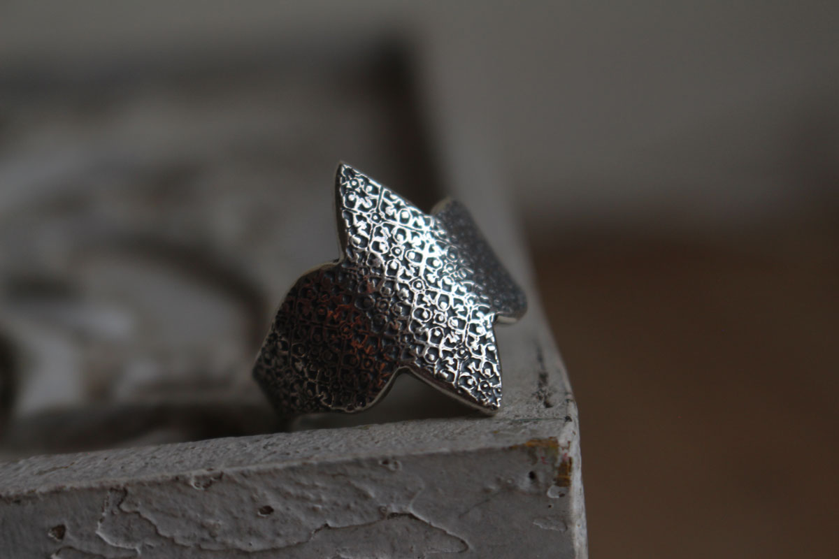 Guide, bague mosaïque en forme de marquise en argent