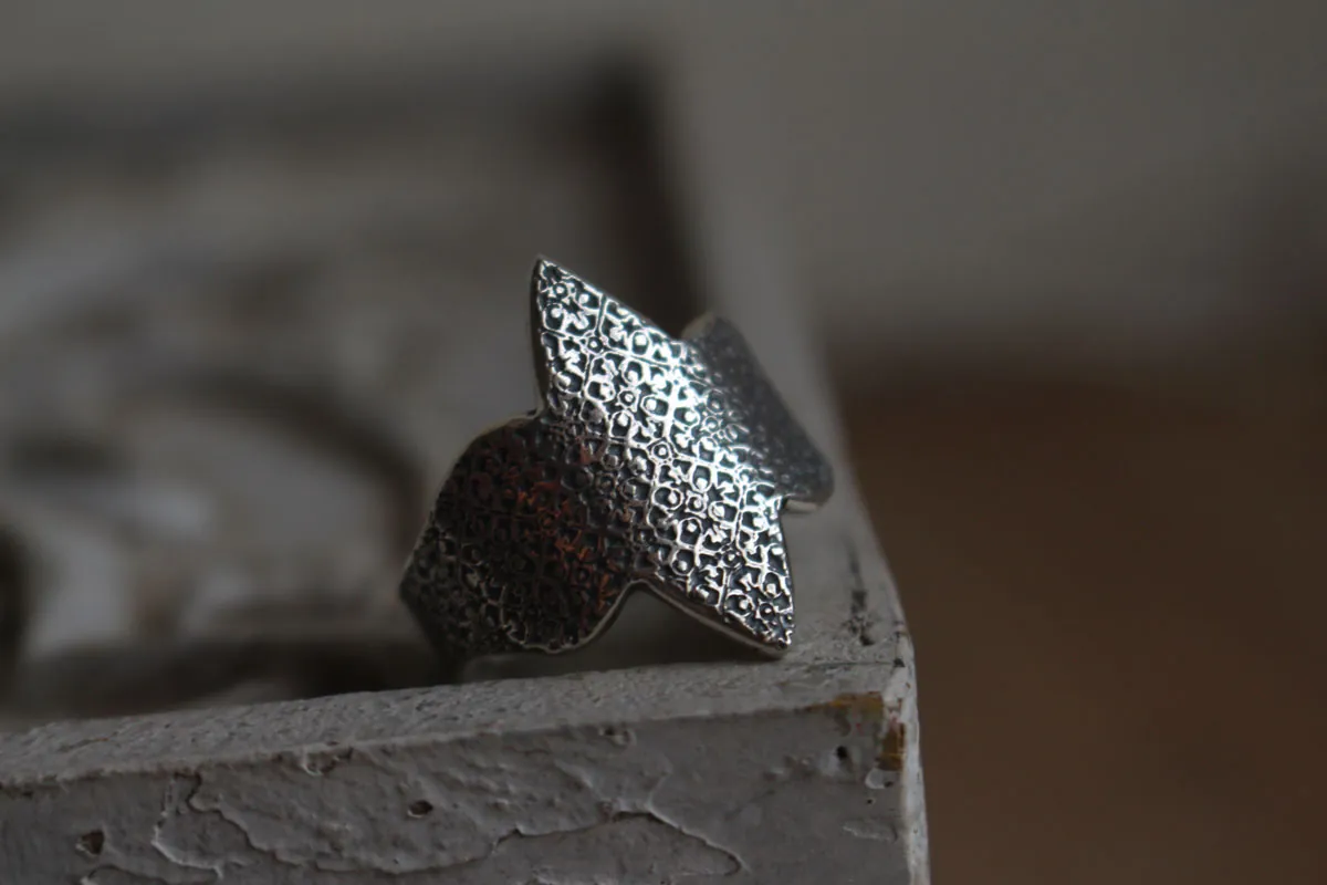 Guide, bague mosaïque en forme de marquise en argent