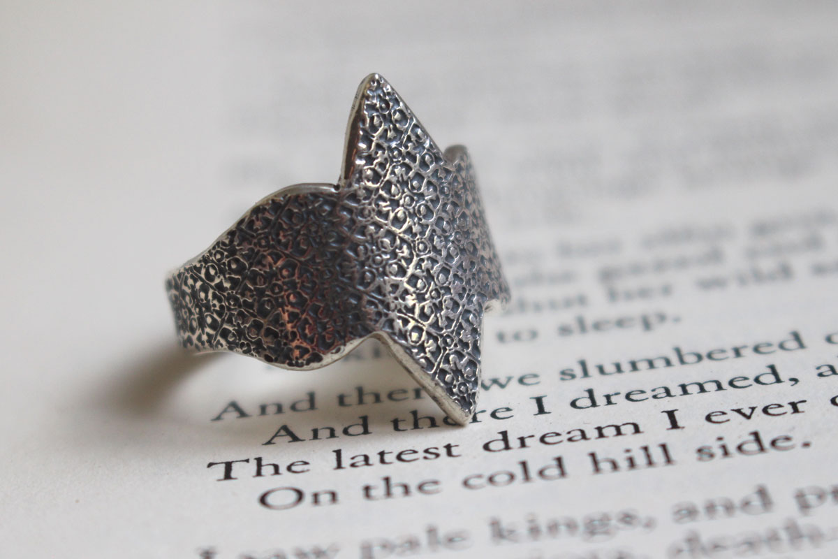 Guide, bague mosaïque en forme de marquise en argent