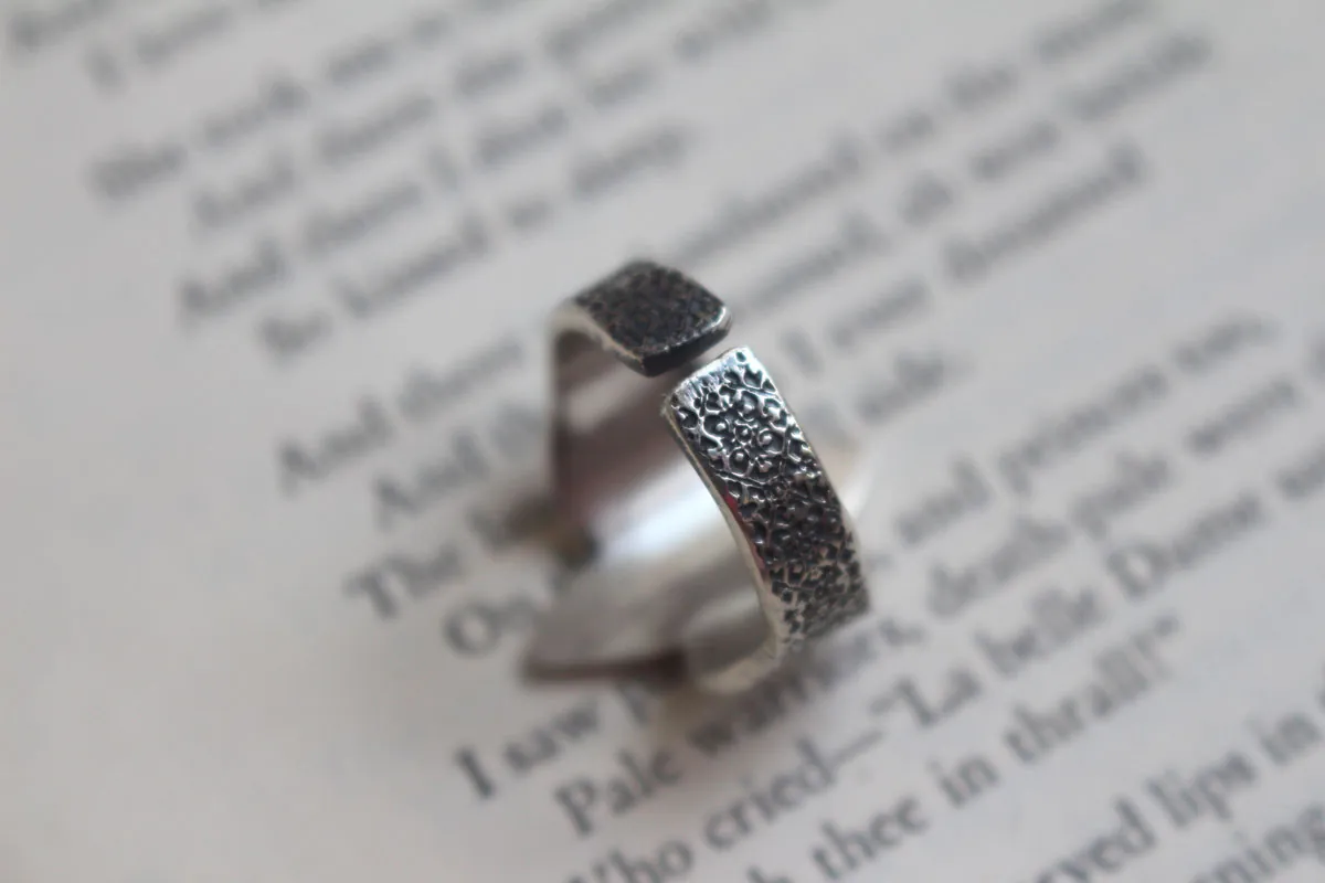 Guide, bague mosaïque en forme de marquise en argent