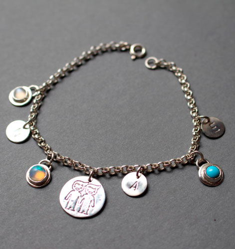 Généalogie, bracelet pierres de naissance et argent