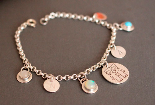 Généalogie, bracelet pierres de naissance et argent