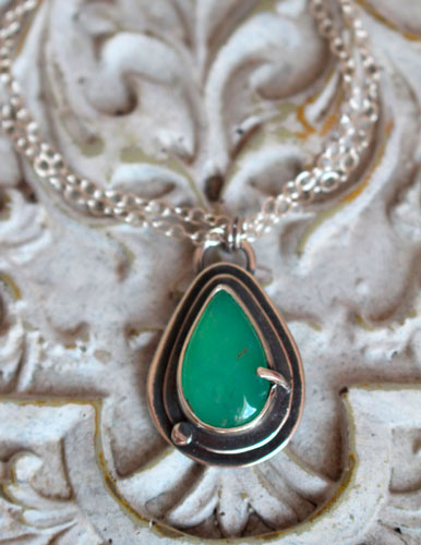 Goutte de chrysoprase, collier romantique en argent et chrysoprase