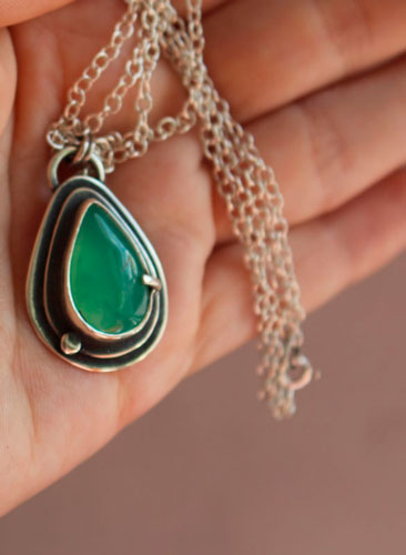 Goutte de chrysoprase, collier romantique en argent et chrysoprase