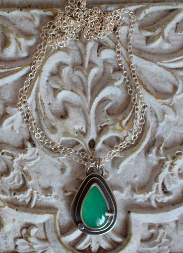 Goutte de chrysoprase, collier romantique en argent et chrysoprase