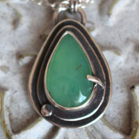 Goutte de chrysoprase, collier romantique en argent et chrysoprase