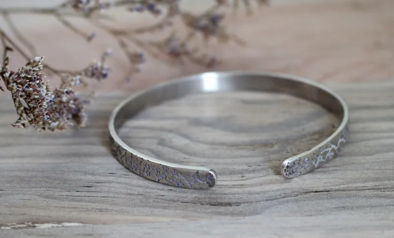 Haru, bracelet branches et fleurs de cerisier japonais en argent