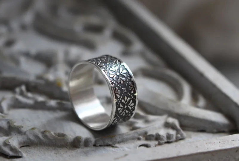Helorian, bague fleur médiévale en argent