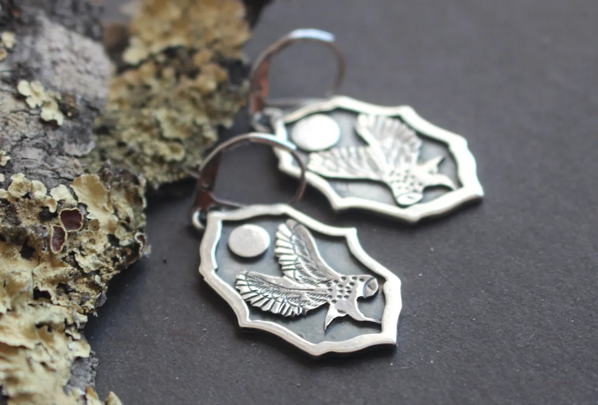 Hibou sous la lune, boucles d’oreilles veilleur de la nuit en argent
