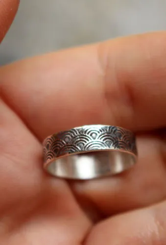 Hitomi petite, bague vagues japonaises en argent