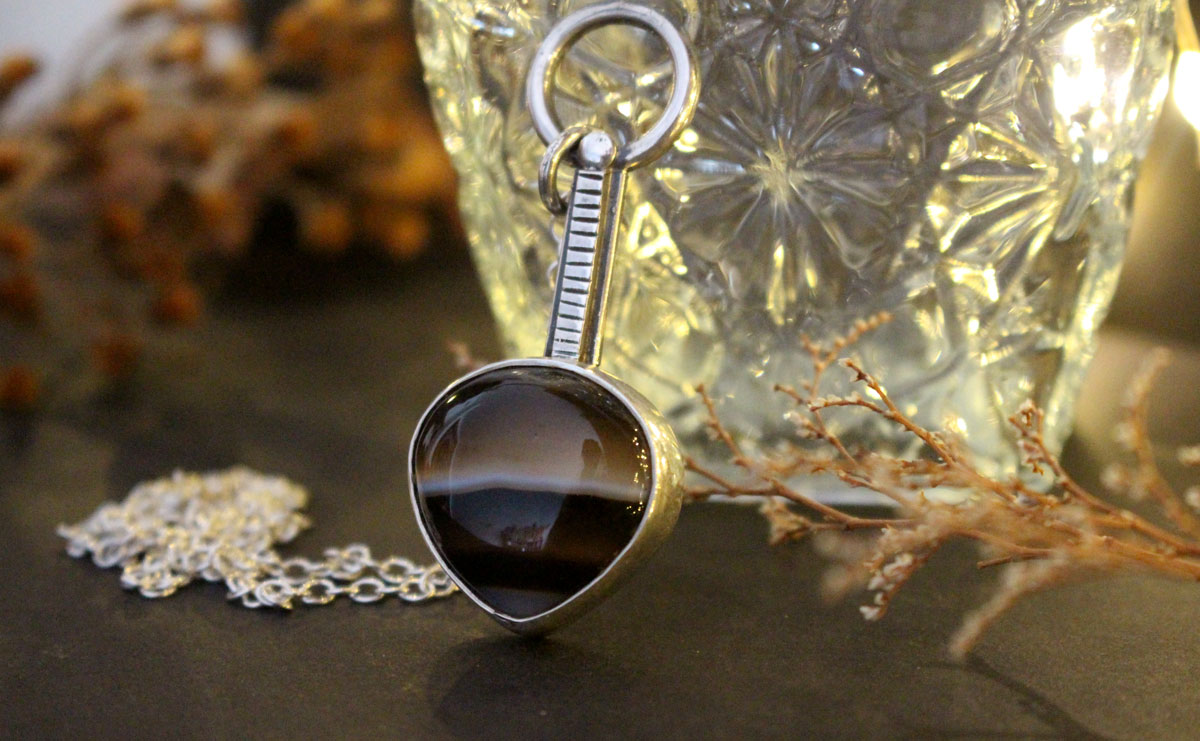 Horizon, collier soleil levant en argent et agate
