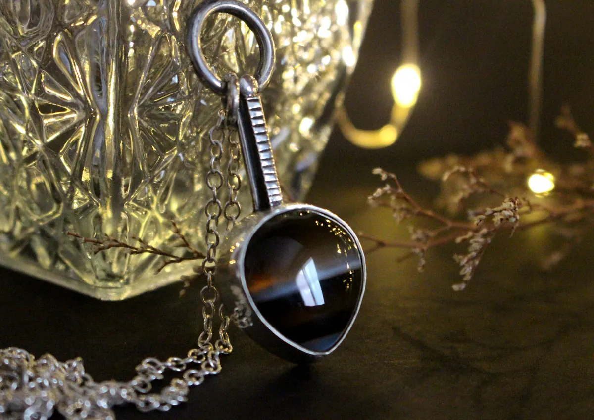 Horizon, collier soleil levant en argent et agate
