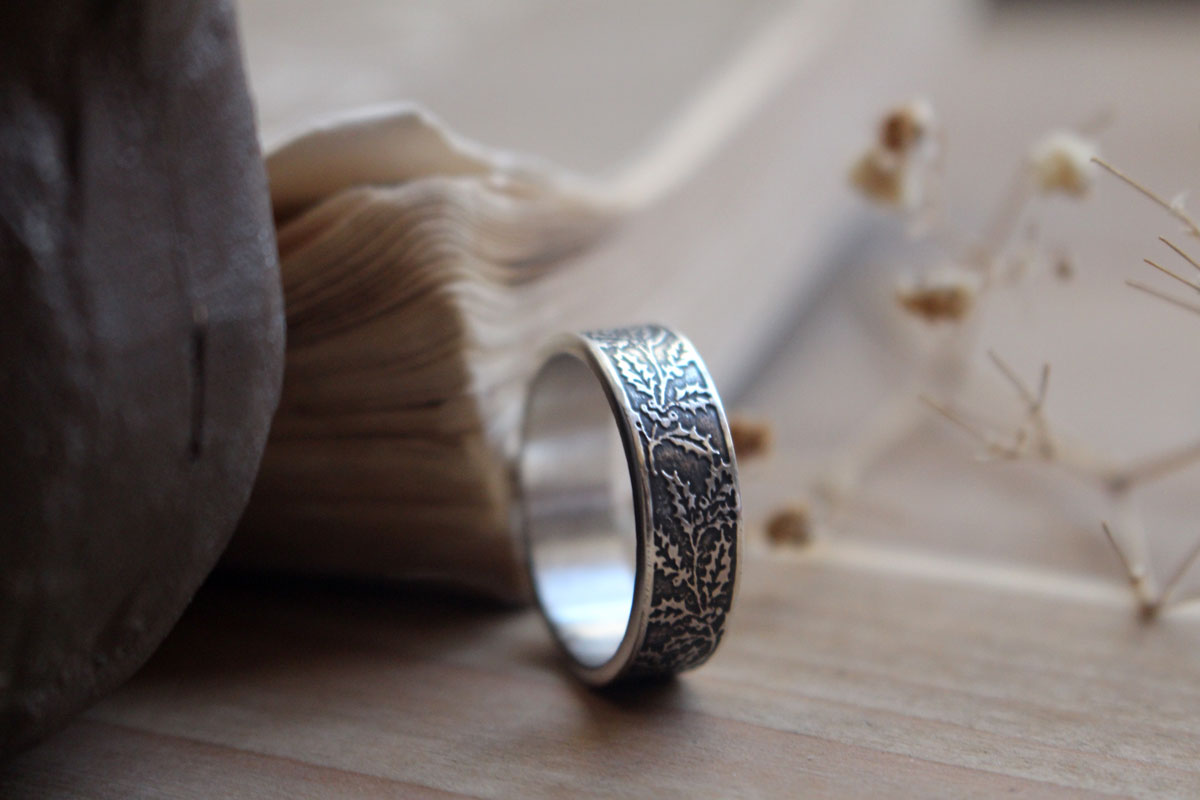 Houx, bague fleur et fruit de l’hiver en argent