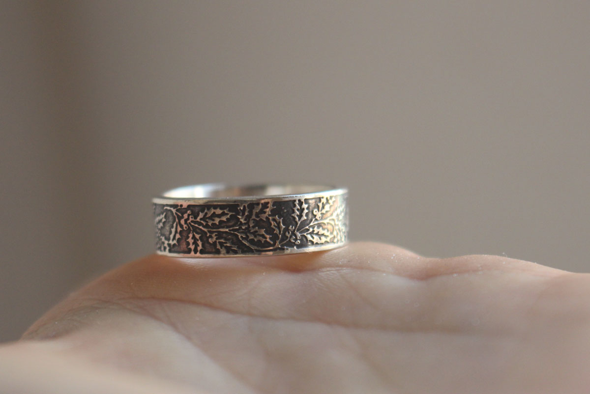 Houx, bague fleur et fruit de l’hiver en argent