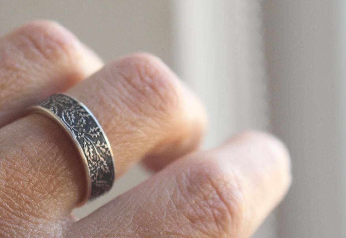 Houx, bague fleur et fruit de l’hiver en argent