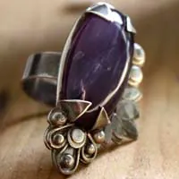 Huma, bague botanique en argent et calcédoine