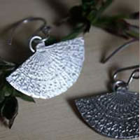 Han’i, boucles d’oreilles éventails japonais en argent
