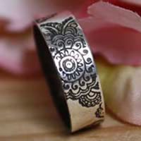 Hanae, bague fleur cachemire en argent