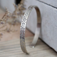 Haru, bracelet branches et fleurs de cerisier japonais en argent