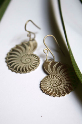 Hélix, boucles d’oreilles escargot nautilus en argent