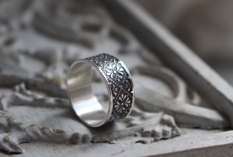 Helorian, bague gravée fleur médiévale en argent