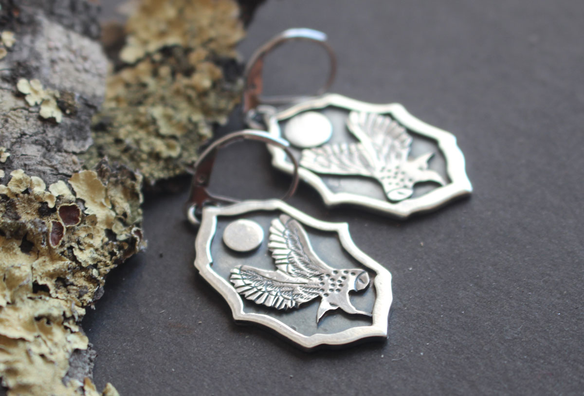 Hibou sous la lune, boucles d’oreilles veilleur de la nuit en argent