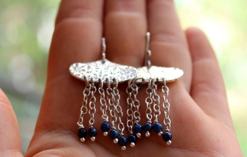 Huyana, boucles d’oreilles pluie amérindienne en argent et lapis-lazuli