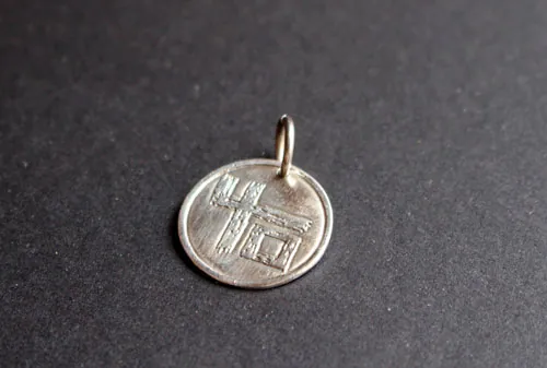 Indochine 40, pendentif anniversaire du groupe de rock en argent
