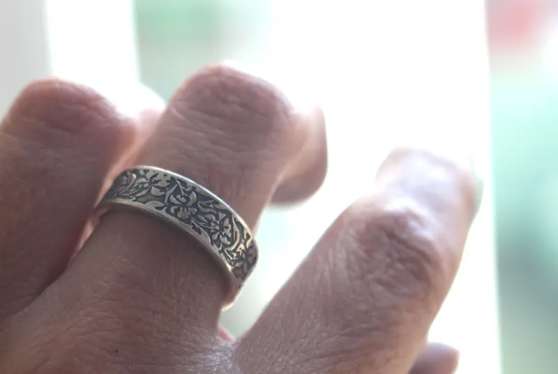 Iris, bague fleur en argent